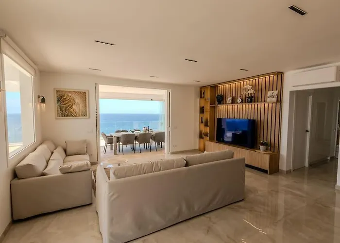 Bianca 卡亚俄萨尔瓦赫