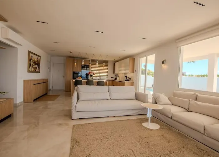 Bianca * 卡亚俄萨尔瓦赫