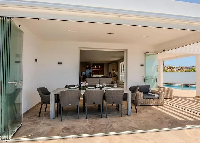 Bianca Βίλα Callao Salvaje